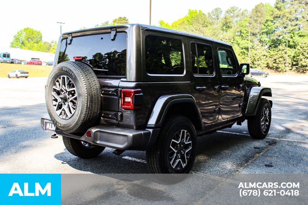 Used 2025 Gray Jeep Sahara image 6