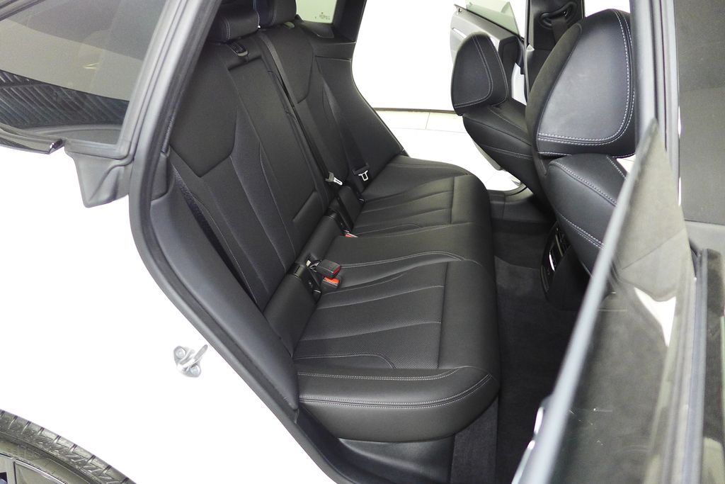 Thumbnail: 2023 BMW i4 - 20