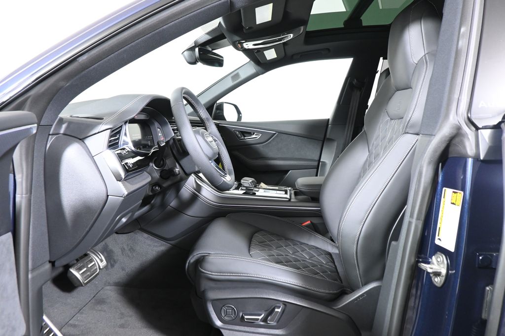 Thumbnail: 2026 Audi SQ8 - 3
