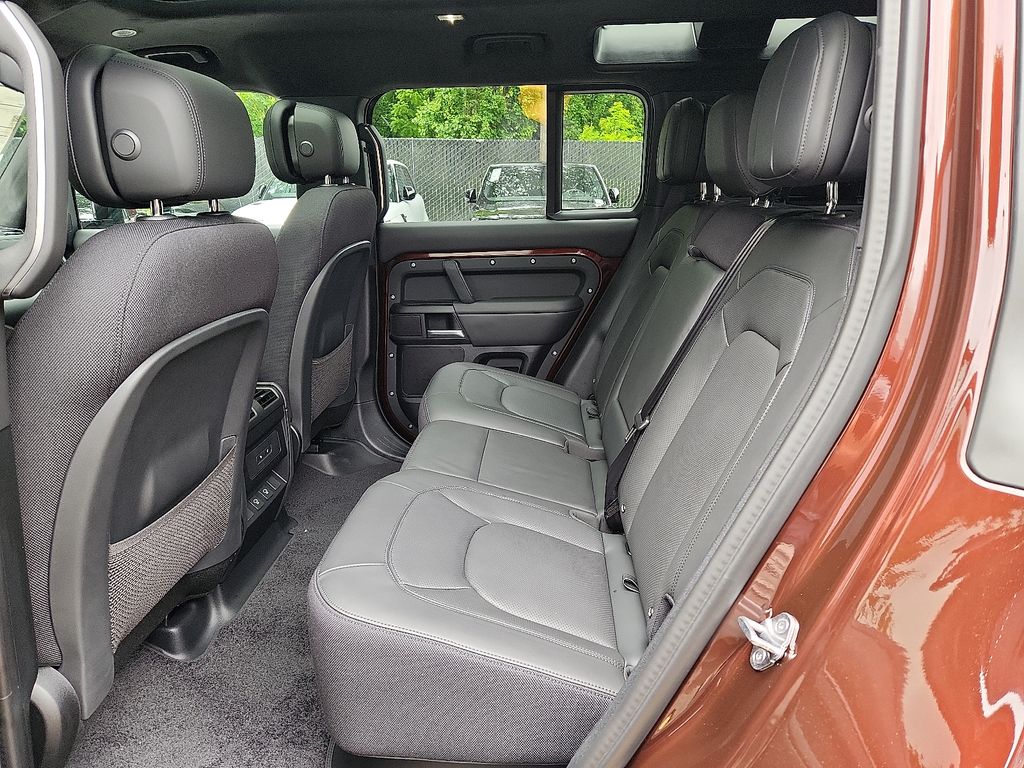 Thumbnail: 2025 Land Rover Defender - 5