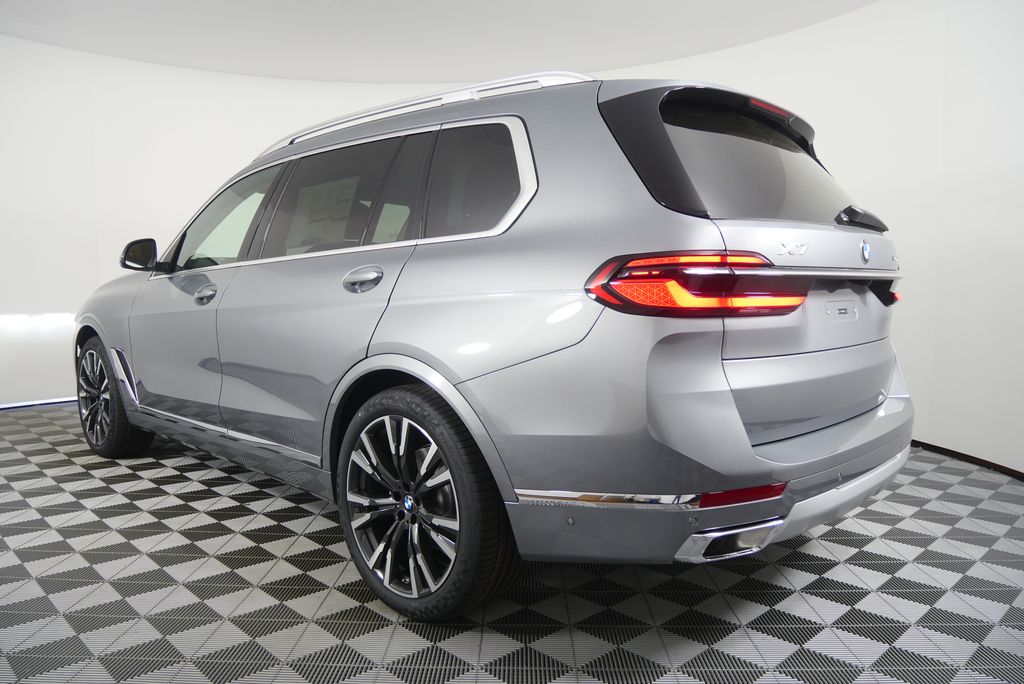 Thumbnail: 2026 BMW X7 - 5