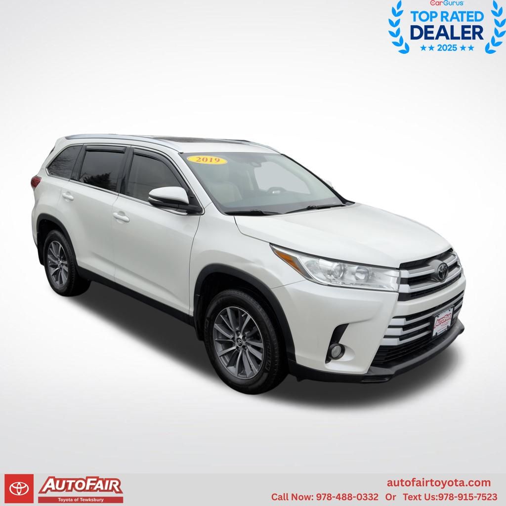 White (Blizzard Pearl) 2019 Toyota Highlander XLE AWD SUV / Crossover All-Wheel Drive 8-Speed Automatic