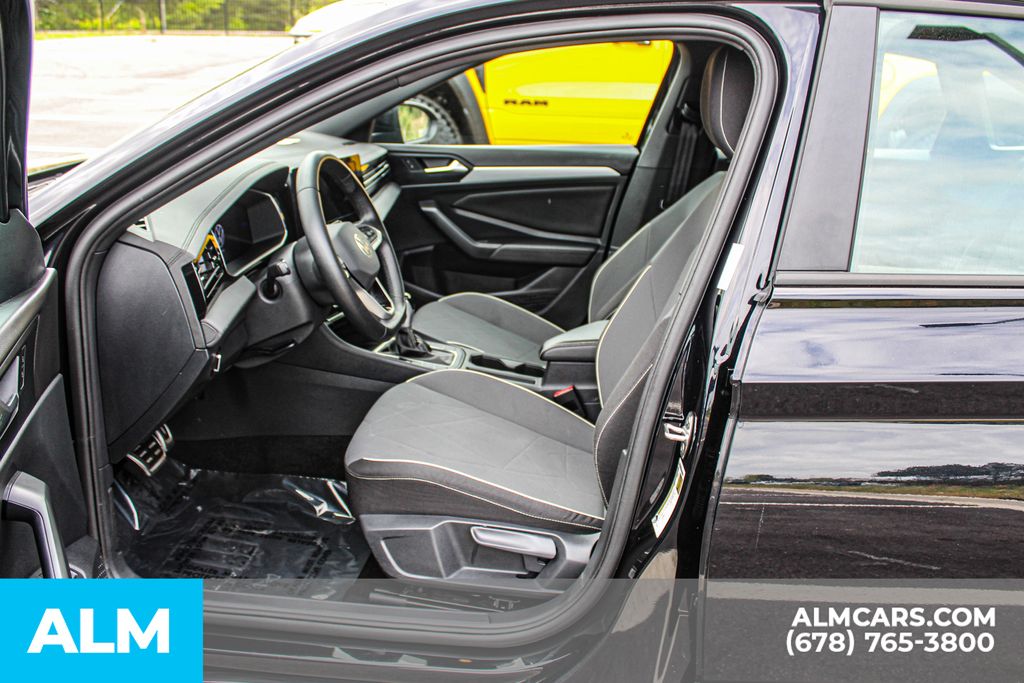 Used 2025 Black Volkswagen 1.5T Sport image 16