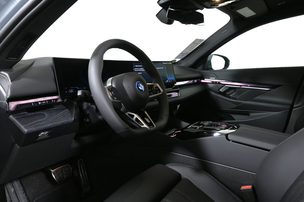 Thumbnail: 2026 BMW 5 Series - 16