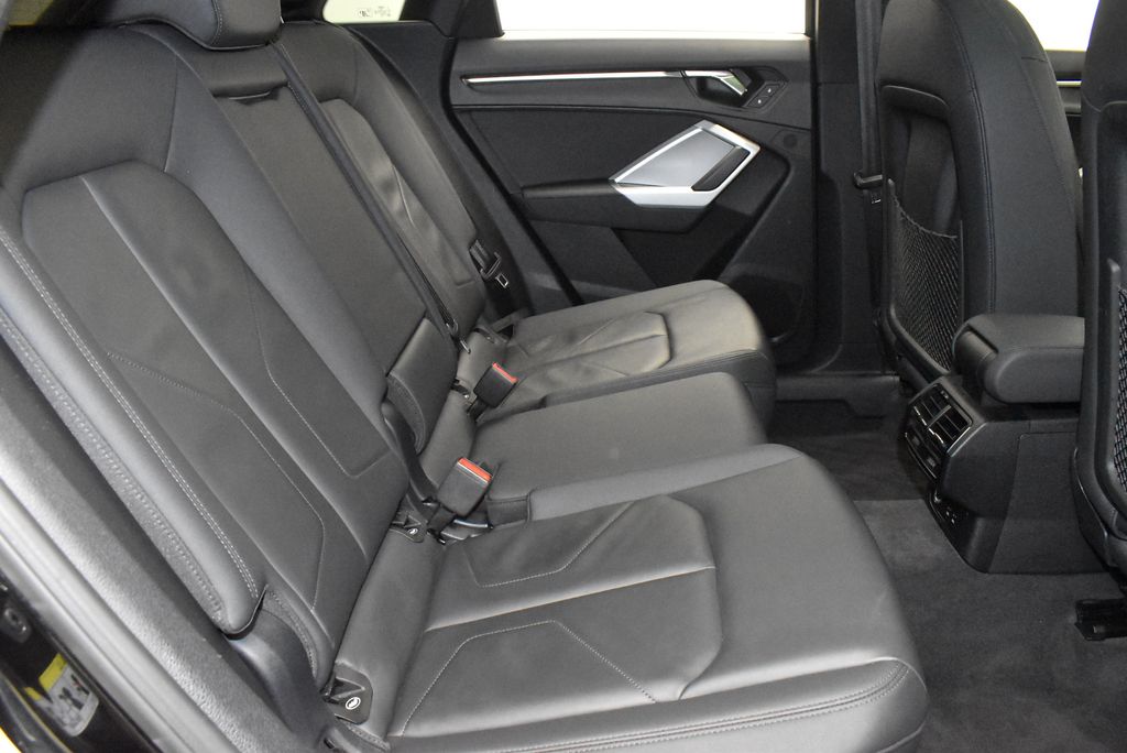 Thumbnail: 2023 Audi Q3 - 32