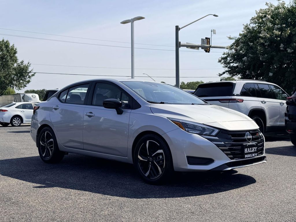 Brilliant Silver Metallic 2024 Nissan Versa Sedan Front-Wheel Drive Continuously Variable Transmission
