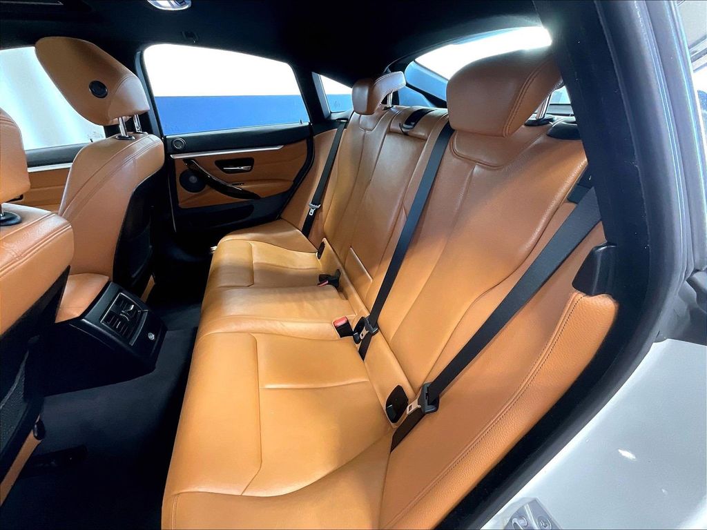 2019 BMW 4 Series — photo 15