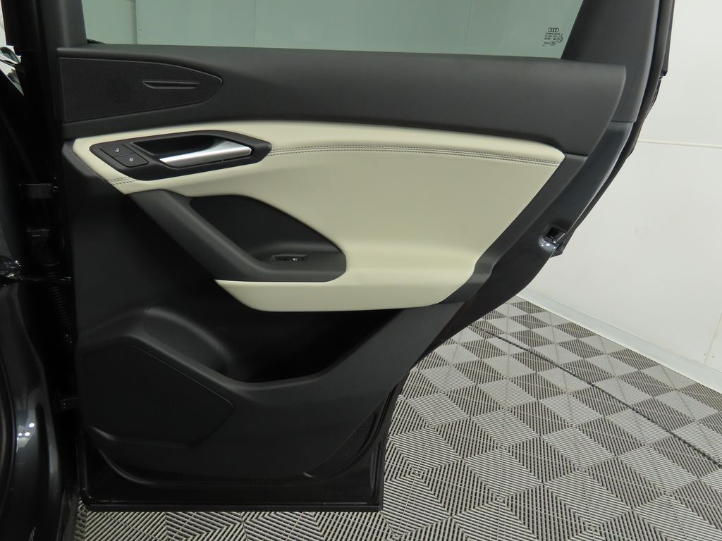 Thumbnail: 2025 Audi Q6 e-tron - 29