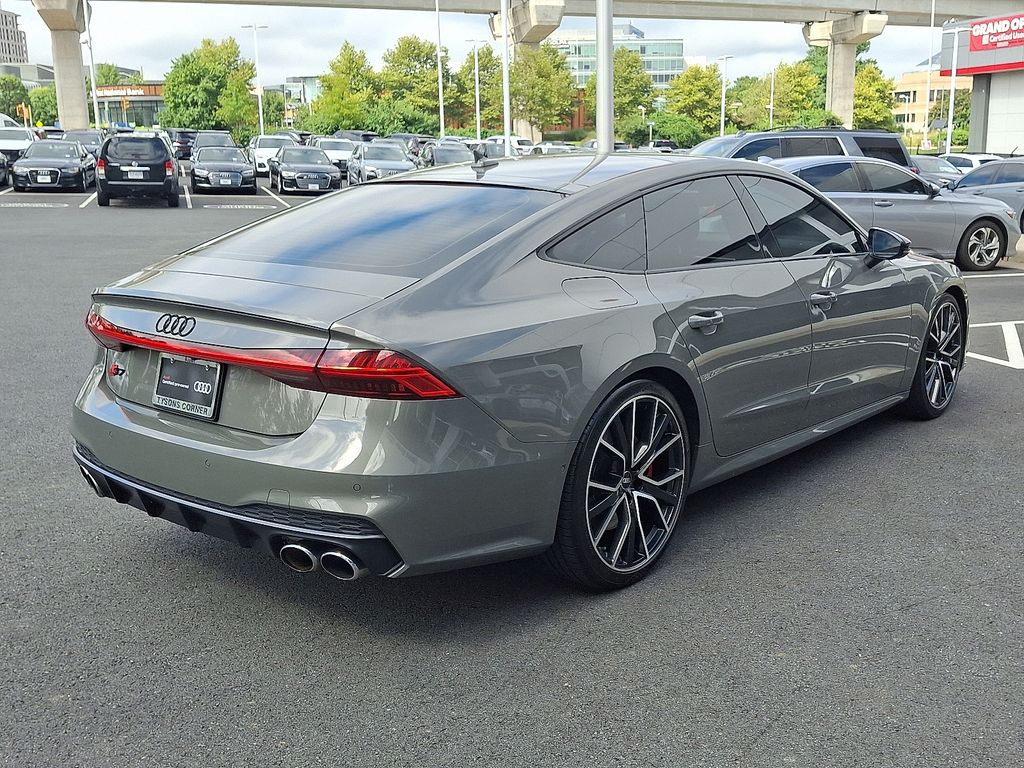 Thumbnail: 2022 Audi S7 - 4