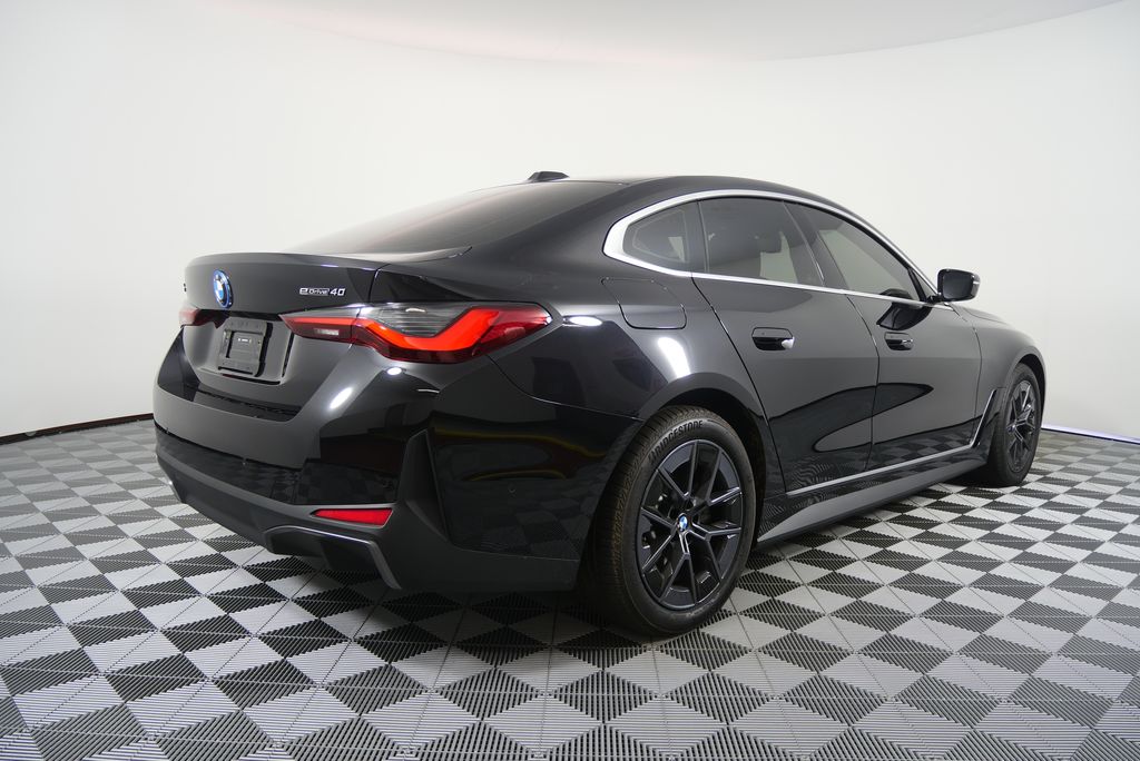 Thumbnail: 2025 BMW i4 - 3