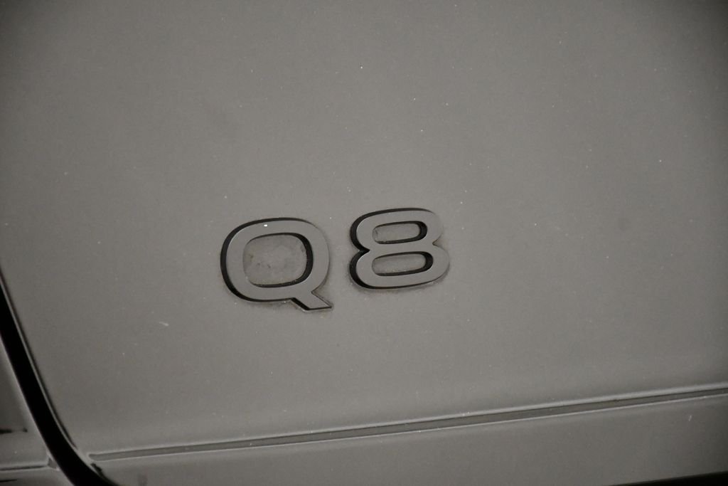 Thumbnail: 2024 Audi Q8 - 9