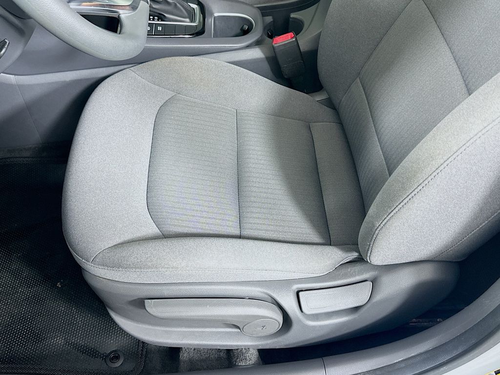 Thumbnail: 2022 Hyundai Ioniq - 19