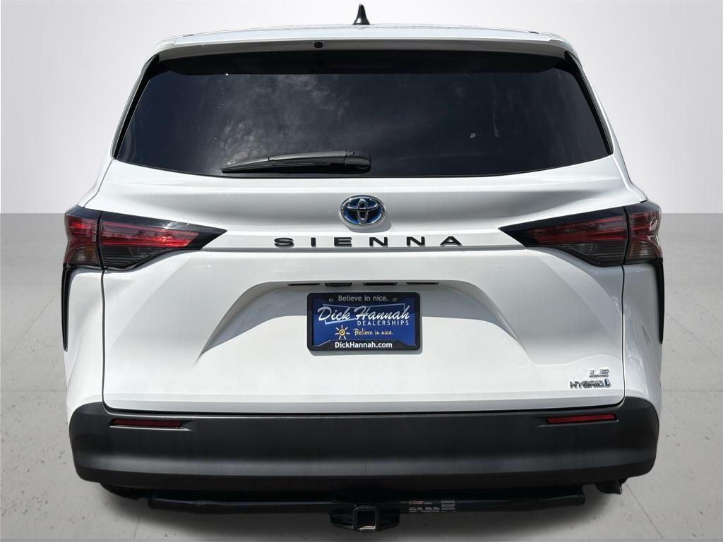 2021 Toyota Sienna LE