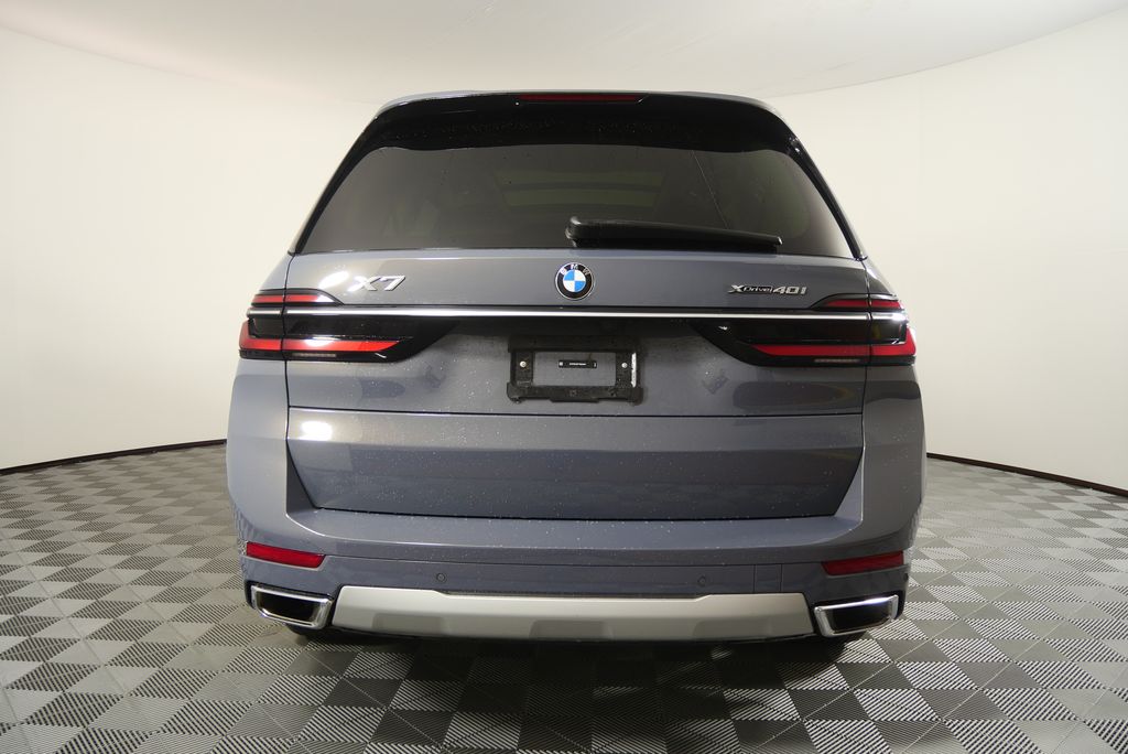 Thumbnail: 2026 BMW X7 - 4