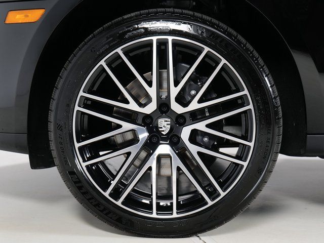 New 2026 Black Porsche T image 35