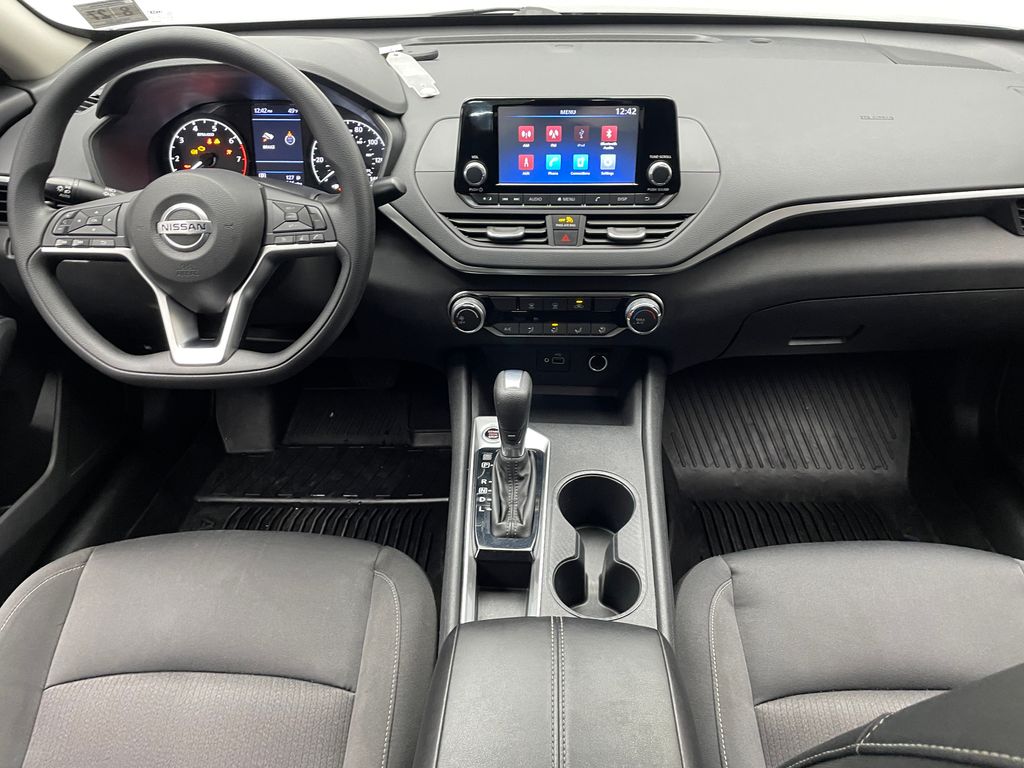 Thumbnail: 2022 Nissan Altima - 18