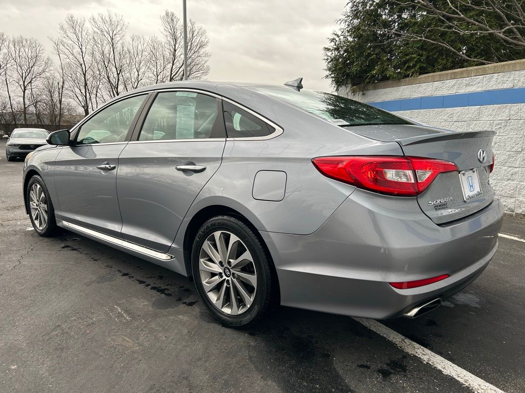 2016 Hyundai Sonata Base 3