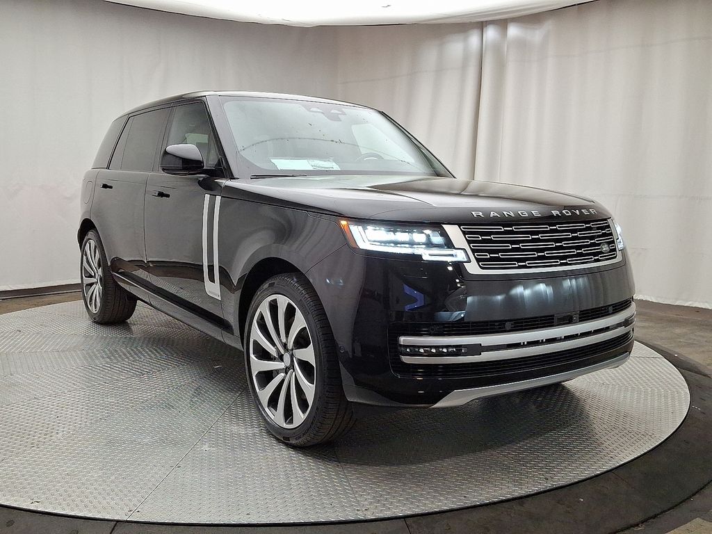 2025 Land Rover Range Rover SE 2