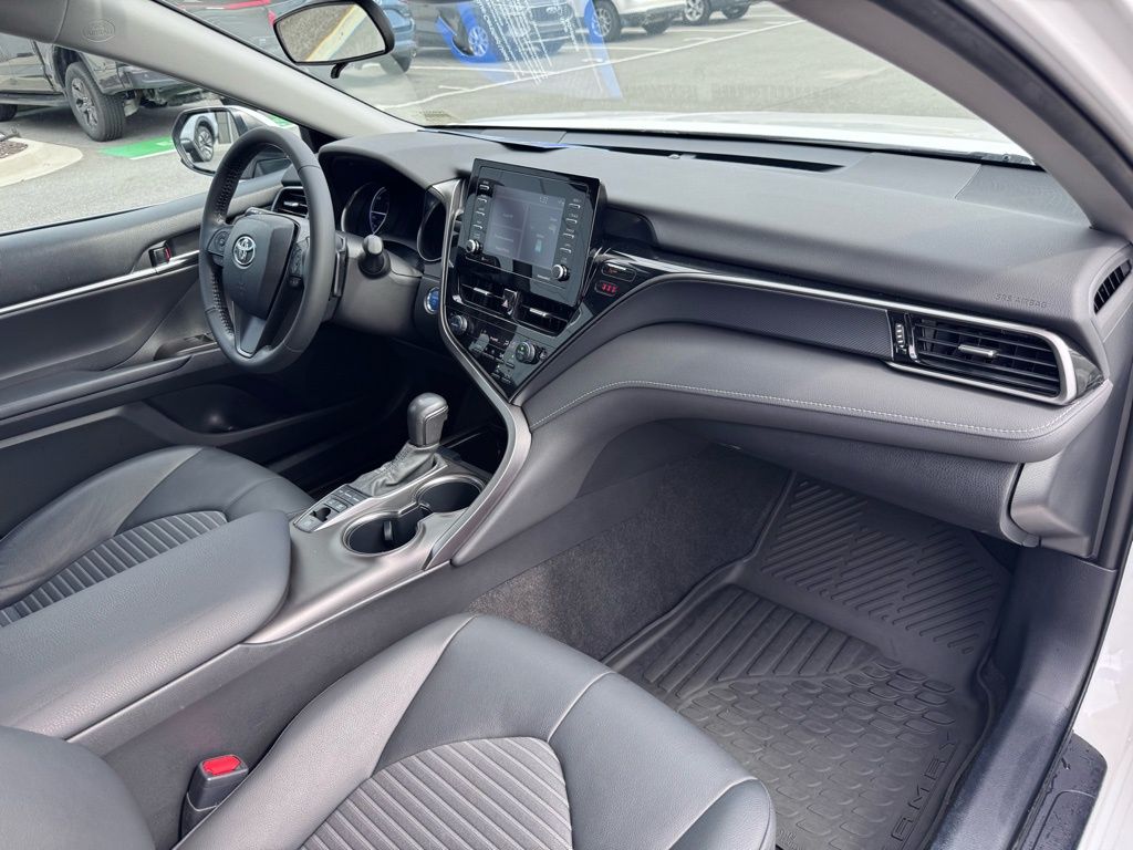 2021 Toyota Camry SE Hybrid