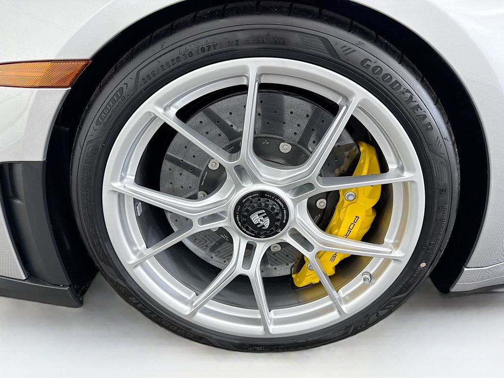 Thumbnail: 2026 Porsche 911 - 29