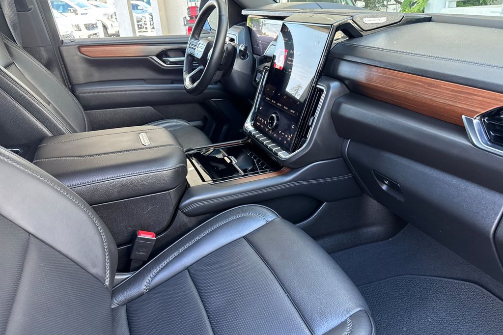used 2025 GMC Yukon car, priced at $71,984