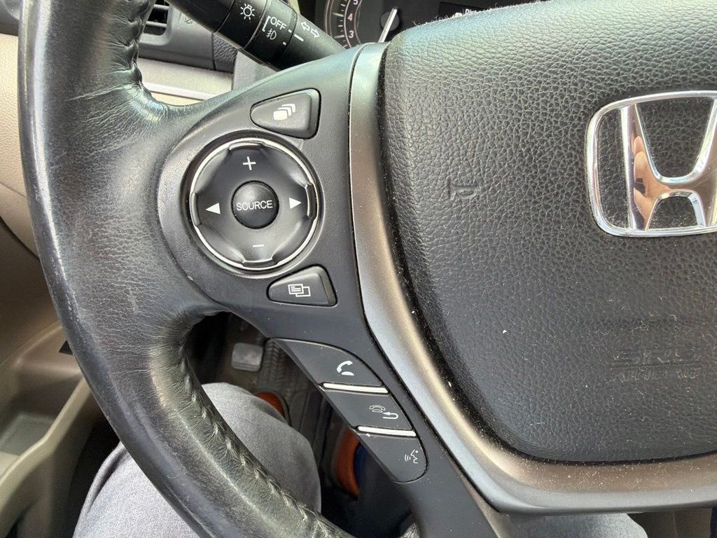 Certified Used 2017 White Honda EX-L image 26