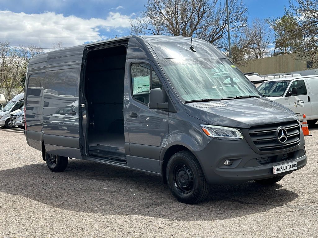 2024 Mercedes-Benz Sprinter 2500 Cargo 170 WB 24