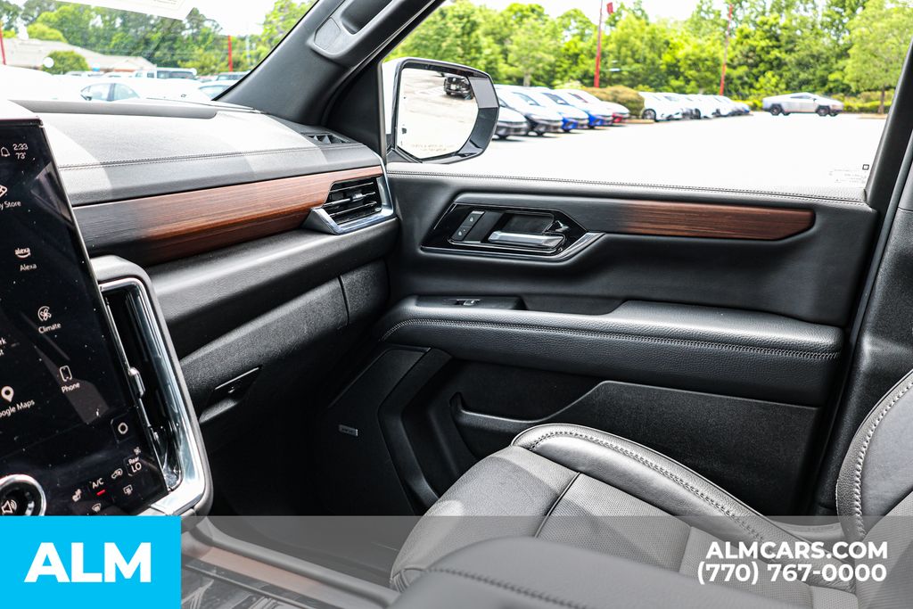 Used 2025 White GMC Denali image 45