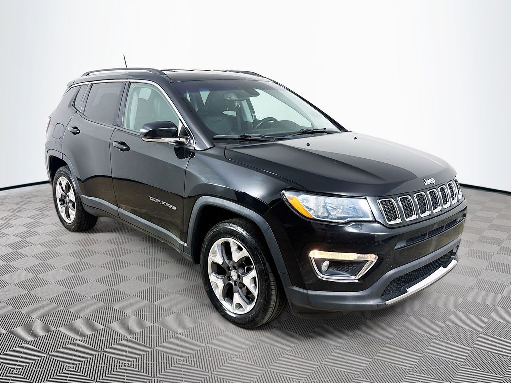 Diamond Black Crystal Pearlcoat 2019 Jeep Compass Limited 4WD SUV / Crossover Four-Wheel Drive 9-Speed Automatic