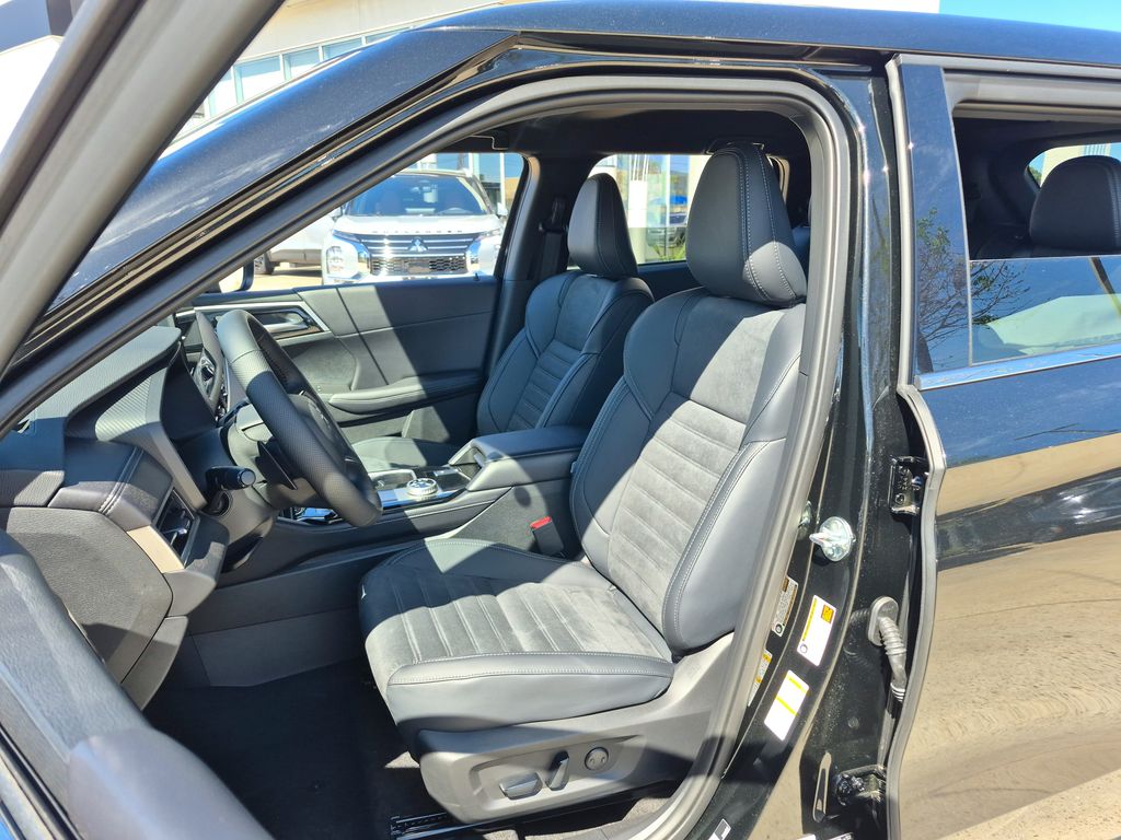 2026 Mitsubishi Outlander LE - 9