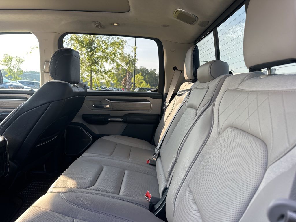 2023 Diamond Black Crystal Pearlcoat Ram 1500 Limited 4X4 Truck