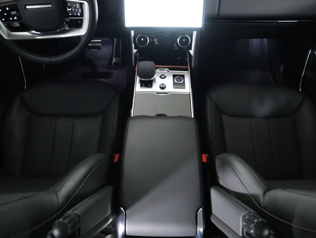 Thumbnail: 2023 Land Rover Range Rover - 17