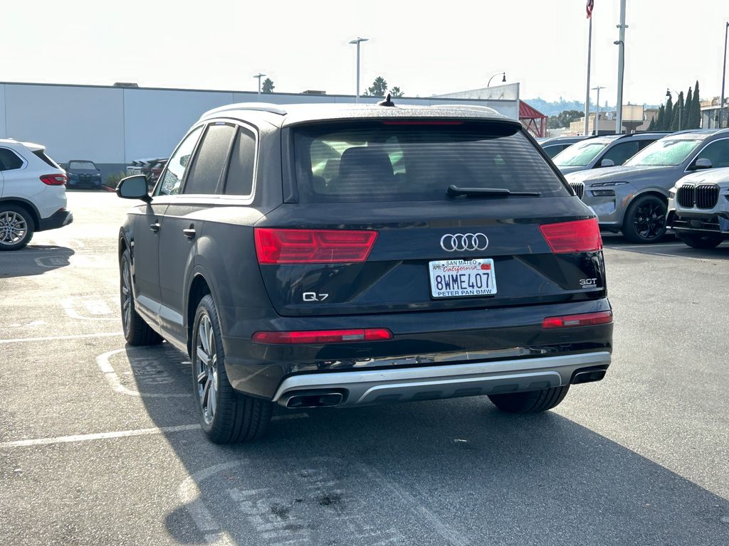 Thumbnail: 2018 Audi Q7 - 3