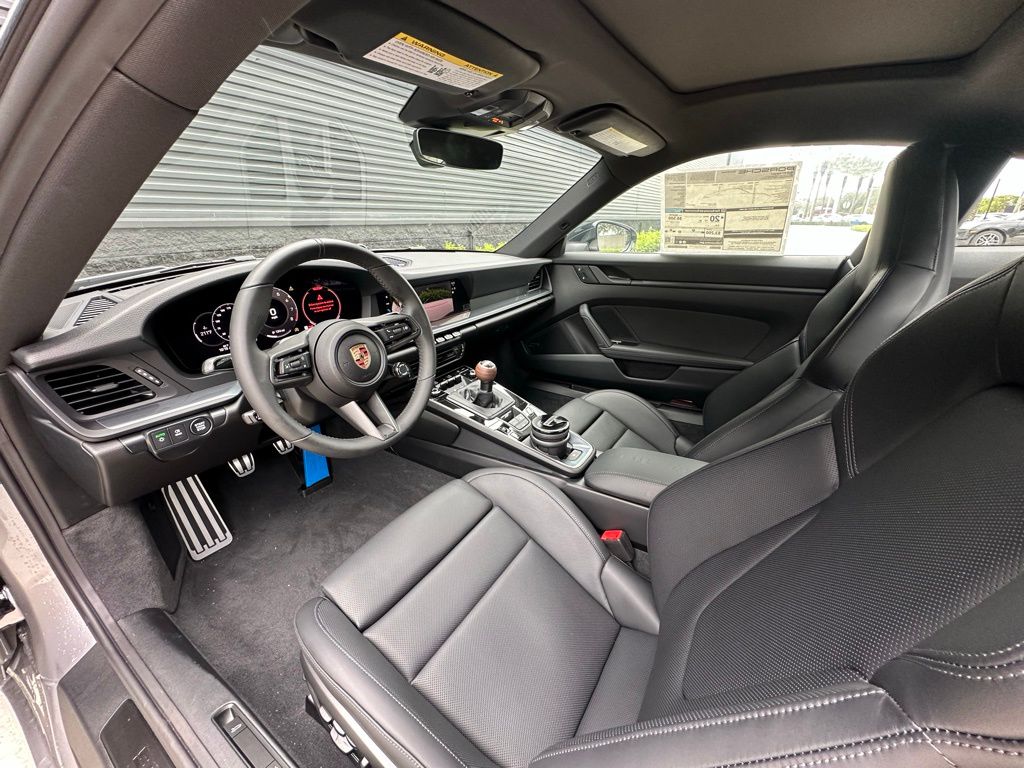 Thumbnail: 2025 Porsche 911 - 4
