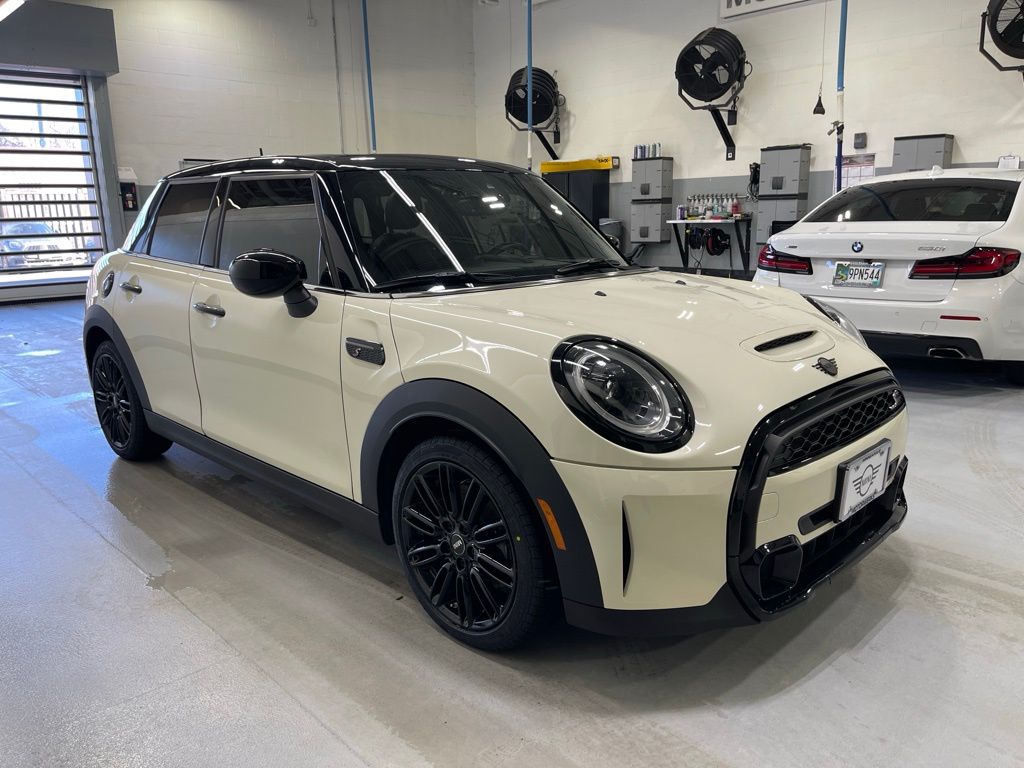 2022 MINI Cooper S 7