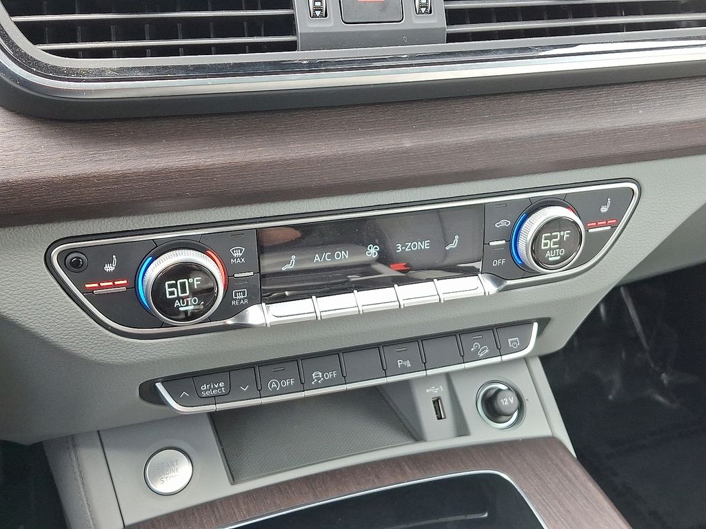 Thumbnail: 2022 Audi Q5 - 17