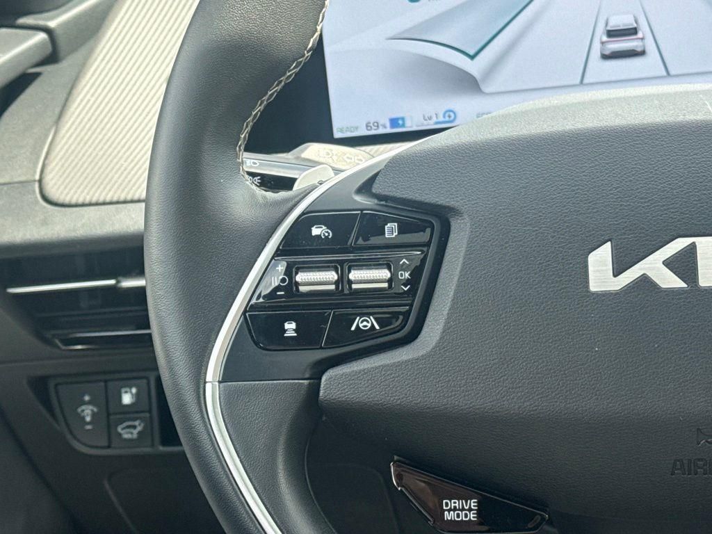 Used 2024 Gray Kia GT-Line image 18