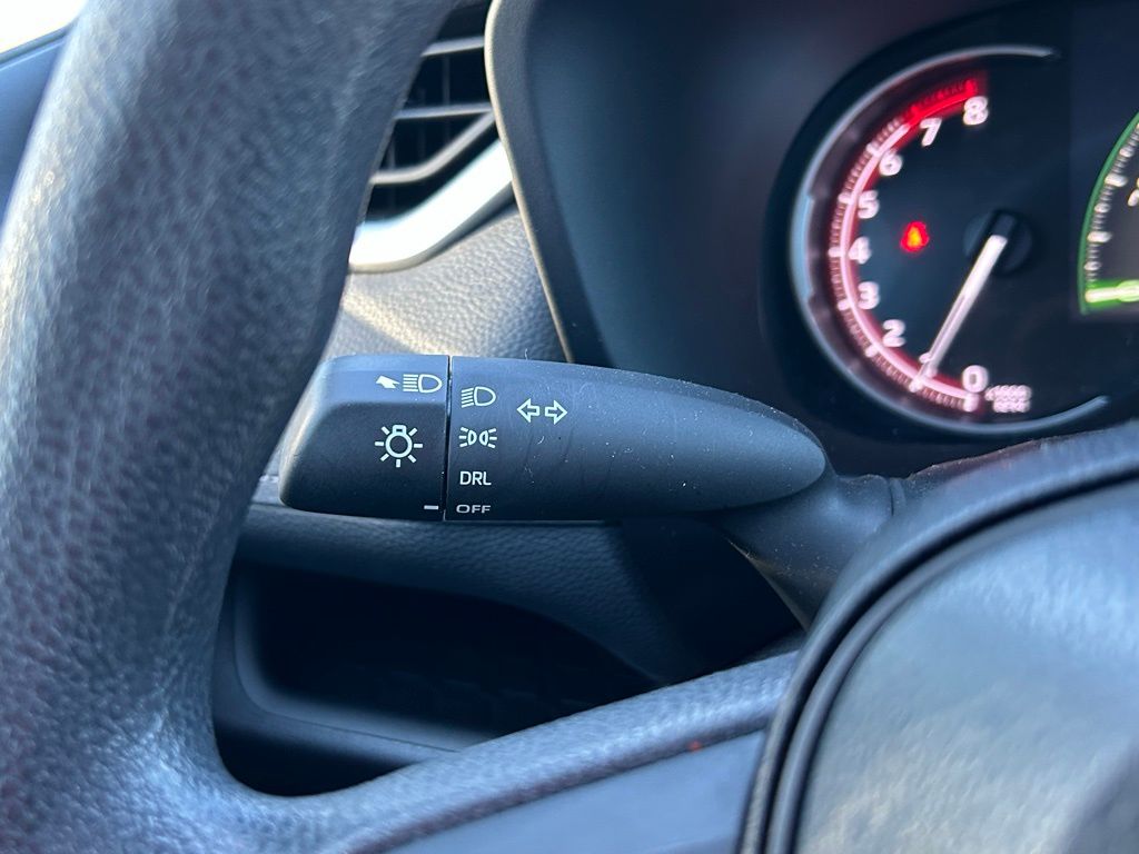 Thumbnail: 2025 Toyota RAV4 - 20