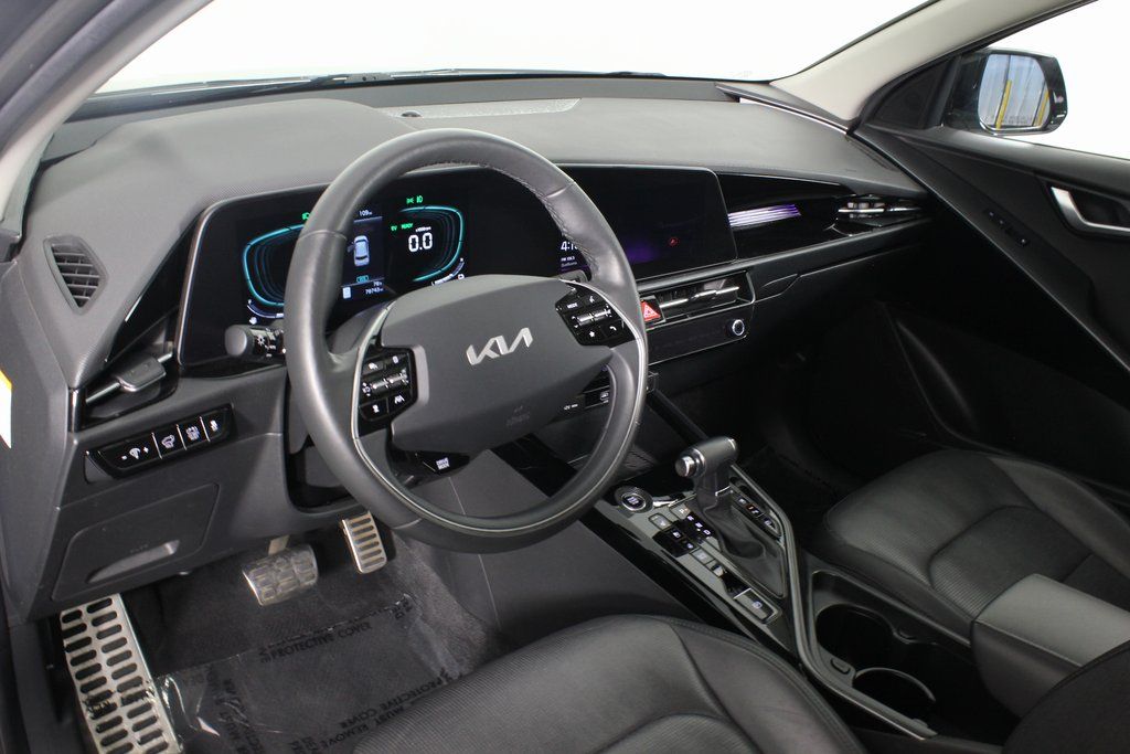 2023 Kia Niro SX Touring 5