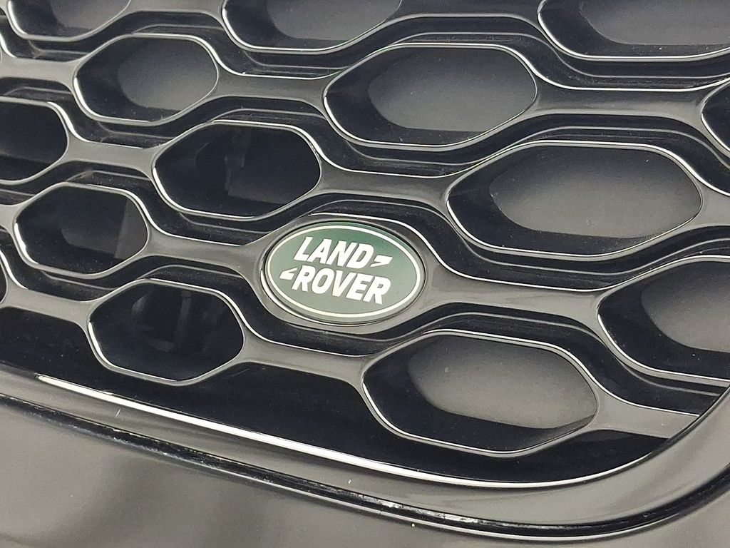 Thumbnail: 2023 Land Rover Discovery - 31