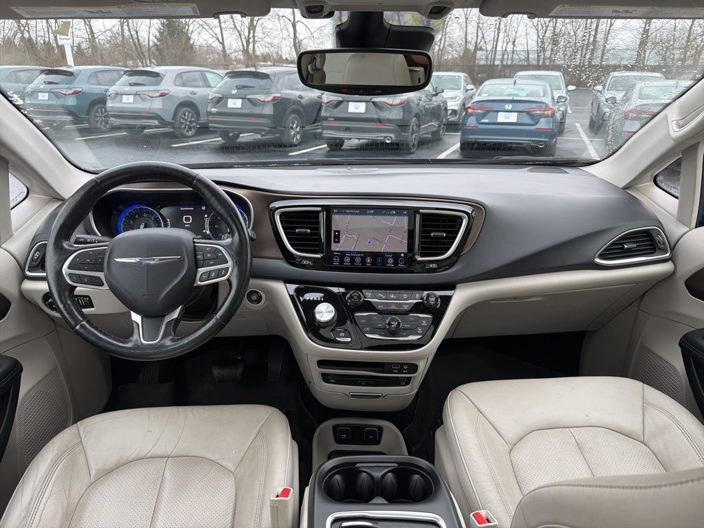 Thumbnail: 2019 Chrysler Pacifica - 12