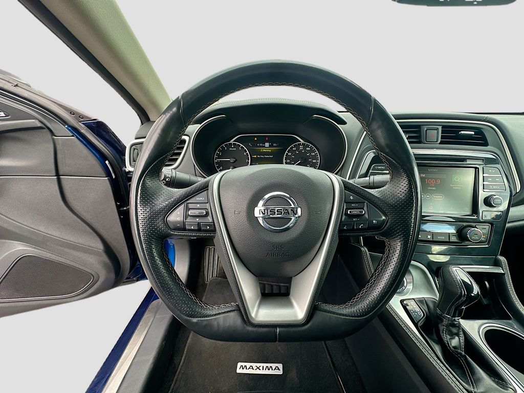 Used 2021 Blue Nissan Platinum image 11