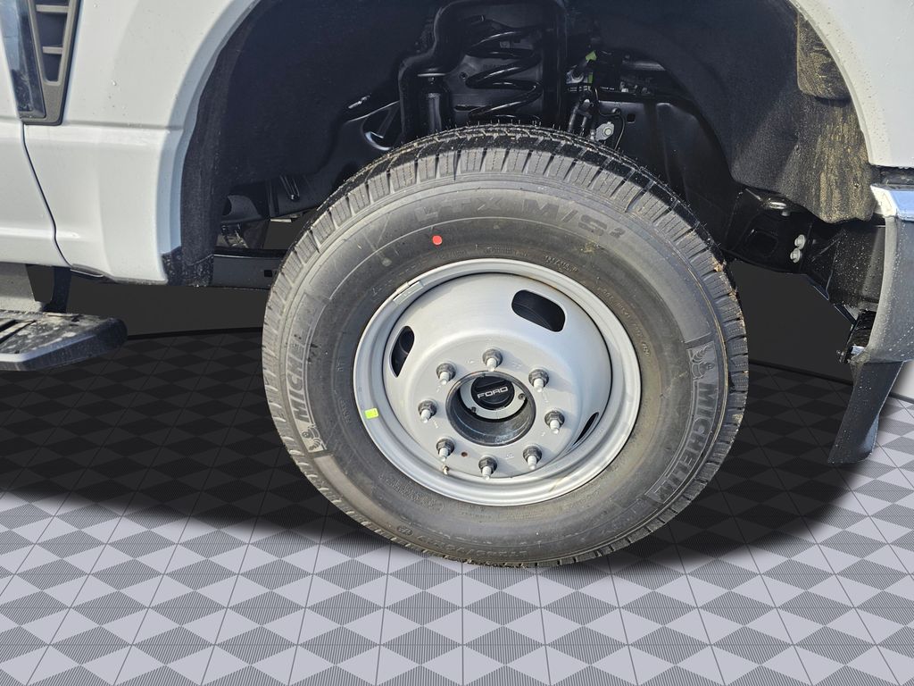 New 2024 White Ford XL image 9