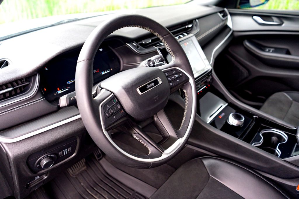 Used Car 2023 Jeep Grand Cherokee L  Altitude For Sale Under $30,000 In Taylor, Texas