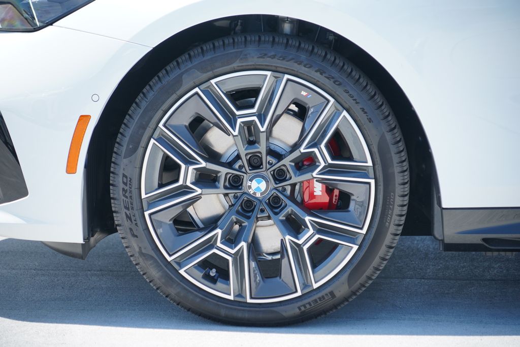 Thumbnail: 2027 BMW 5 Series - 5