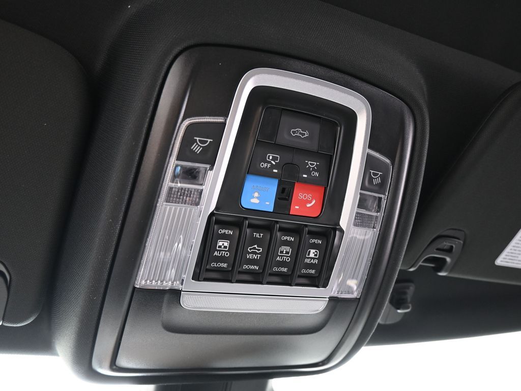 New 2026 Diamond Black Crystal Pearlcoat Ram Laramie image 22