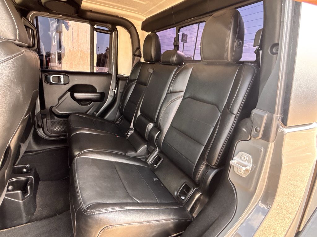 Used Car 2021 Jeep Gladiator  For Sale Under $30,000 In Corsicana, Texas