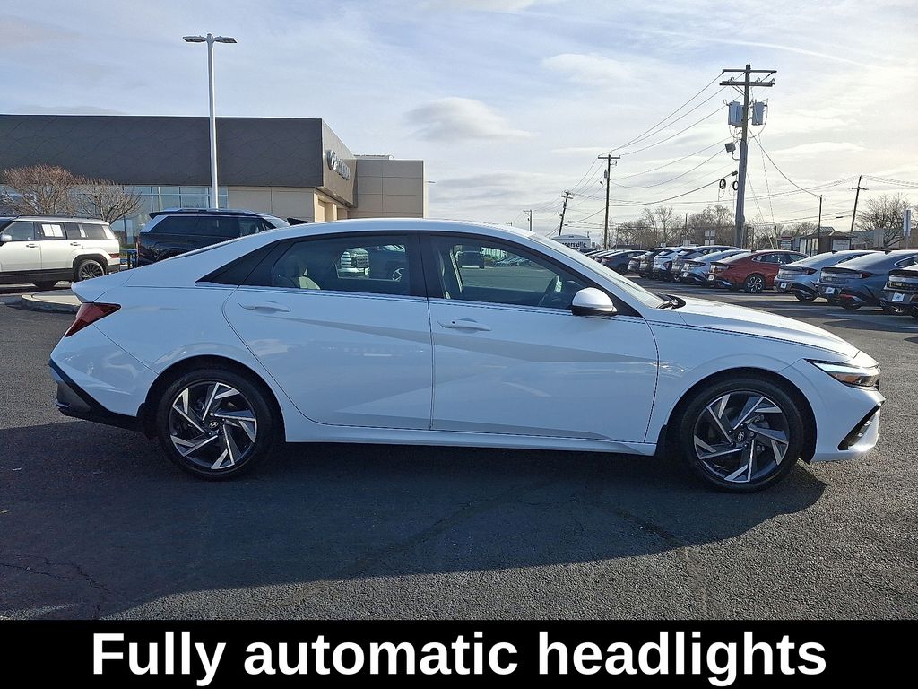 Thumbnail: 2025 Hyundai Elantra - 8