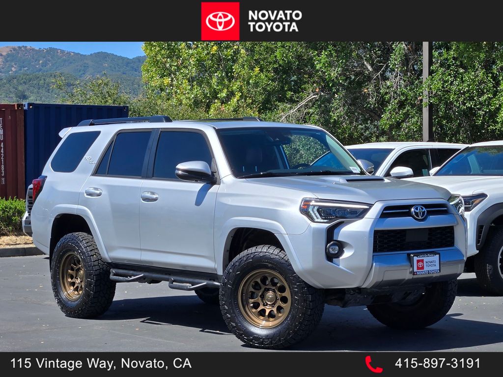 Classic Silver Metallic 2021 Toyota 4Runner SUV / Crossover Four-Wheel Drive 5-Speed Automatic Overdrive