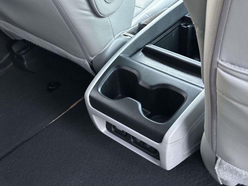 Thumbnail: 2020 Honda Odyssey - 24